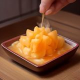 男性内容审核专家肖像照，戴眼镜，表情严谨